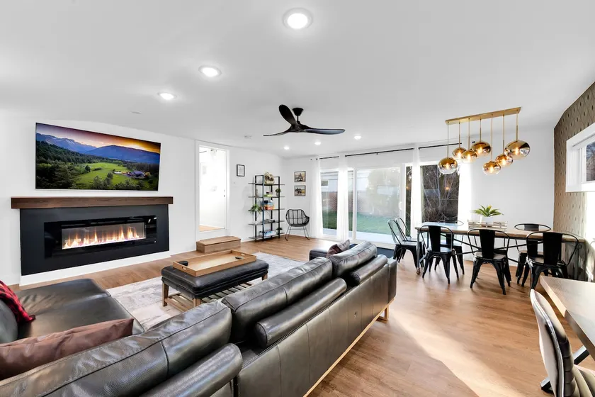 Spacious Game Room, Covered Patio, 75' TV, BBQ, WD - Image 1