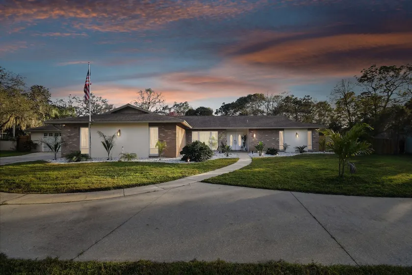 Deluxe 3bd/2ba w/Heated Pool - Image 1