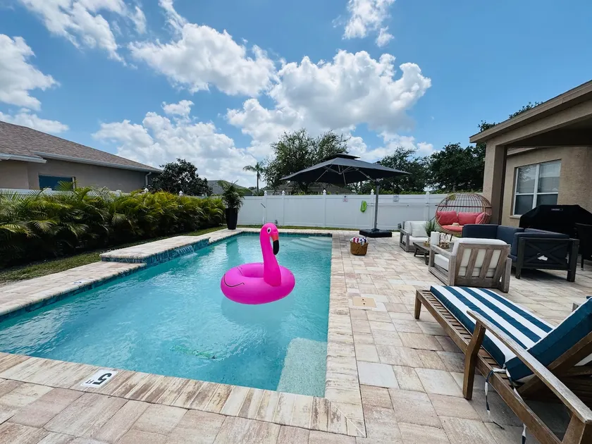 Luxury Home Near Bollettieri & Siesta Beach - Image 1