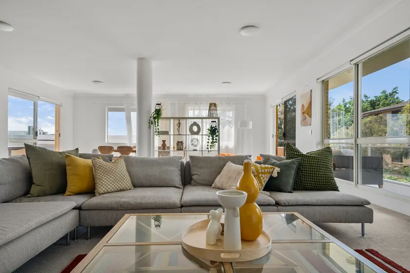 Amazing Top floor 3Bed, close to hospital n beach - Image 1