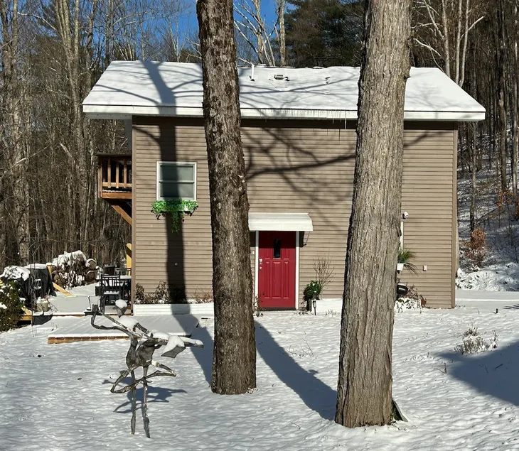 Private cottage in the woods - Image 1