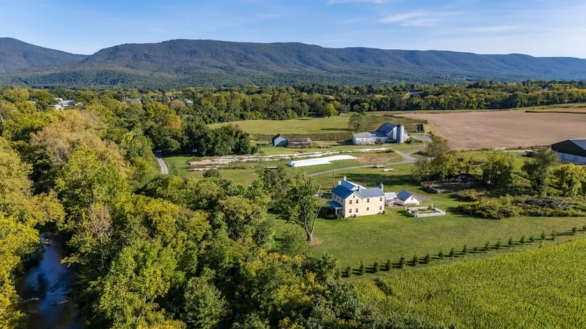 Shenandoah Valley Farmhouse & Cottage - Image 1