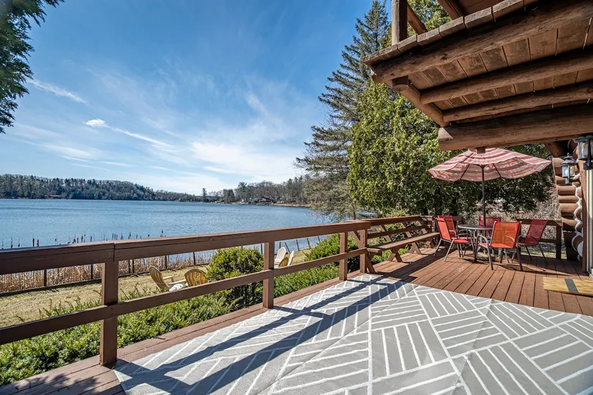 Private Lakefront Log Cabin, 10 Min to Lake George - Image 1