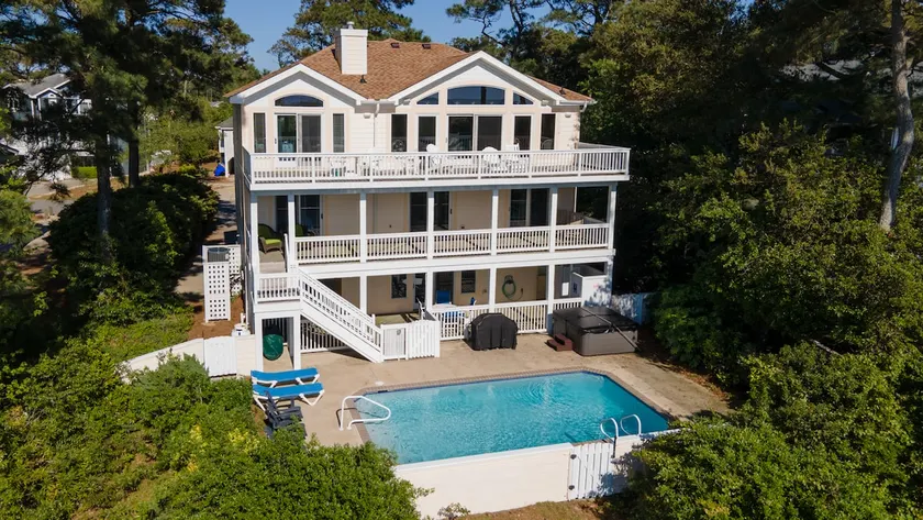 The Moor House 2.0 - Sound Front, Private Pool! - Image 1