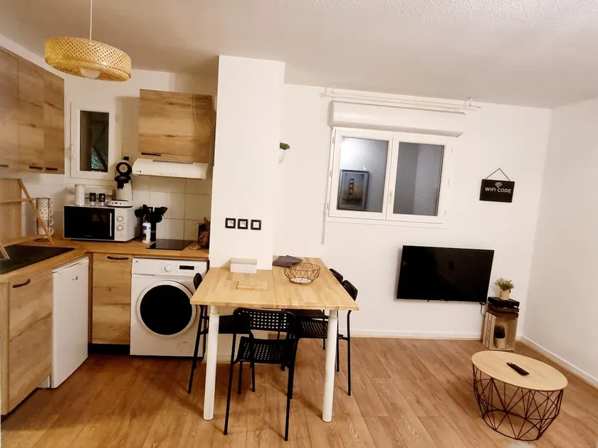 Industrie Clim Apartment - Image 1