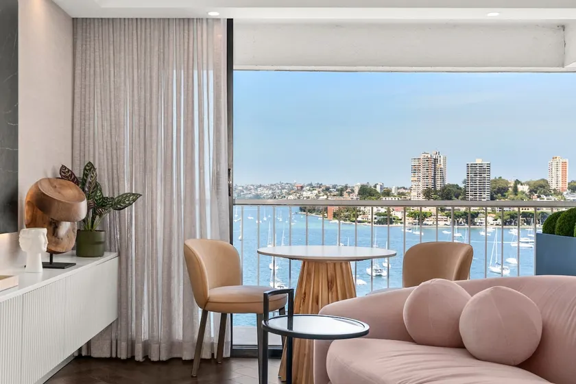 Stylish 1BR Near Harbour and CBD - Image 1