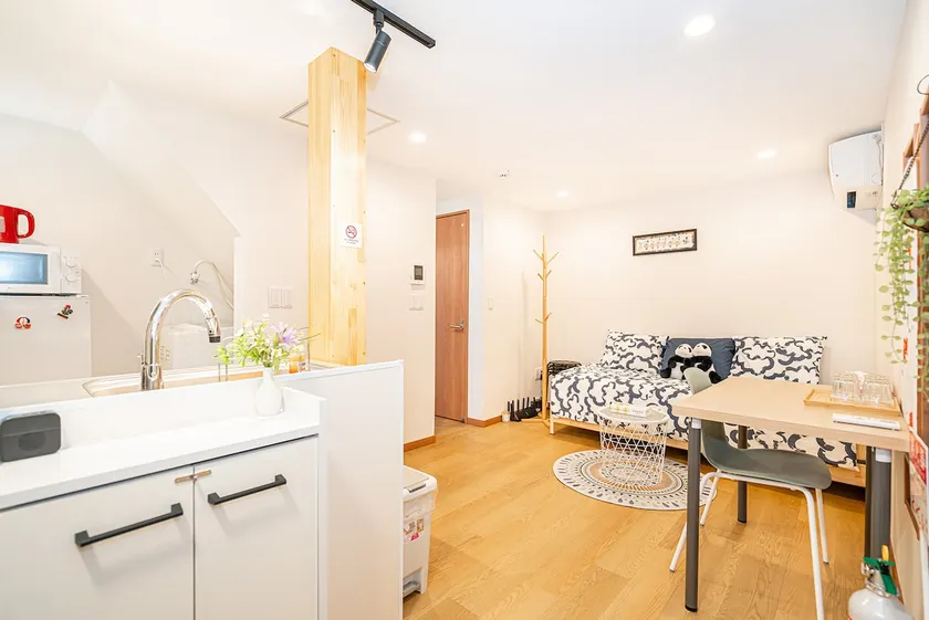 Honeycomb House-5C/Tokyo Tower Area/JR Sobu Line Shinjuku Akihabara Direct/3 min walk to nearest station/Max 4 people/Beautifully decorated - Image 1