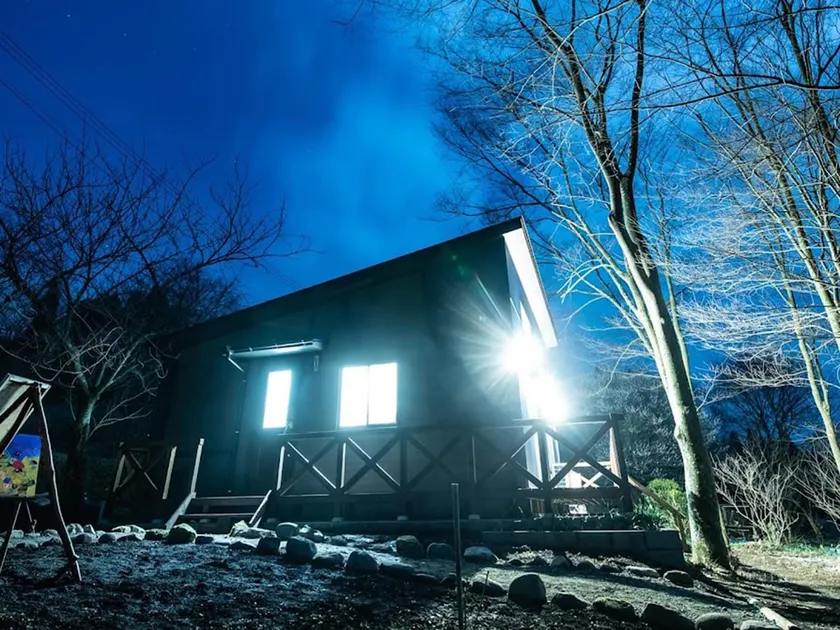Enjoy the great outdoors at a cottage deep in the mountains of Notsuhara, Oita City! Up to 8 people. BBQ equipment and fire pit available for rent - Image 1