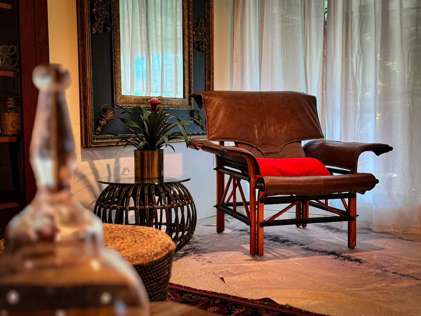 The Lilly- Enchanting Downtown Studio - Image 1