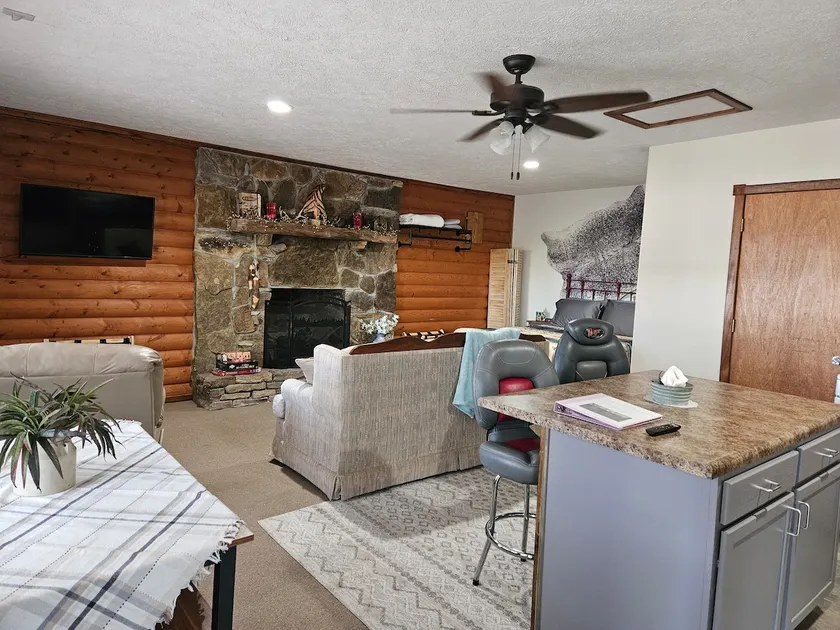 West Side Angler's Studio - Image 1