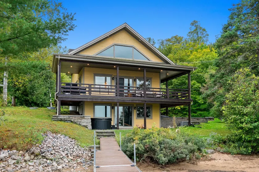 The Yellow Cottage - Image 1