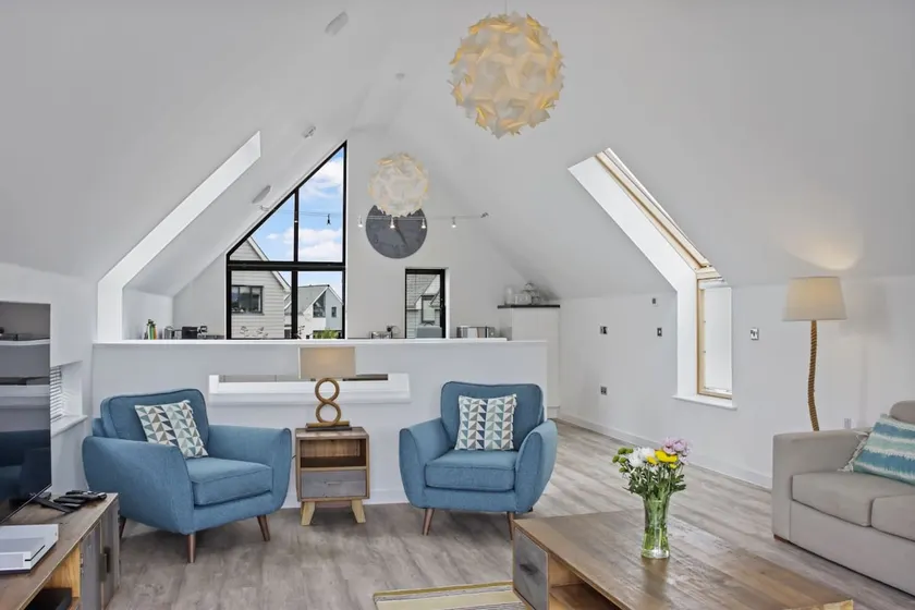 Attractive pet friendly beach house with hot tub - Image 1