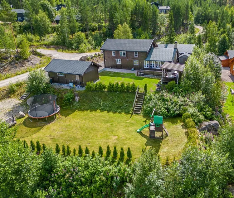 A wonderful estate of two houses for all seasons! - Image 1