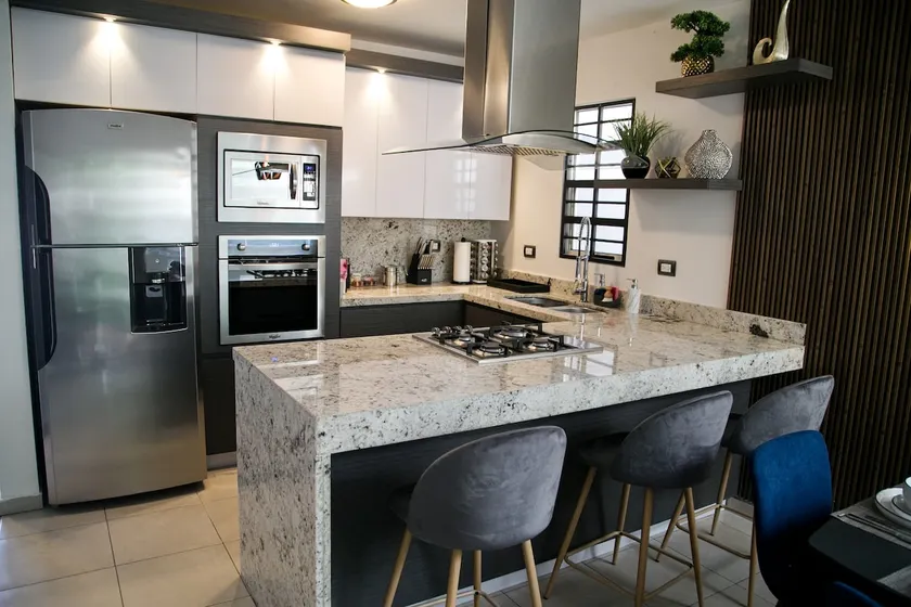 Beautiful House Near Airport Industrial Parks - Image 1