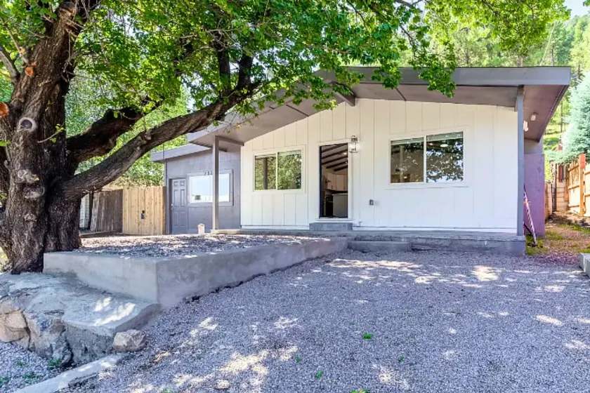 New Modern Deer Retreat 5-Bedroom Hot Tub & Grill! - Image 1
