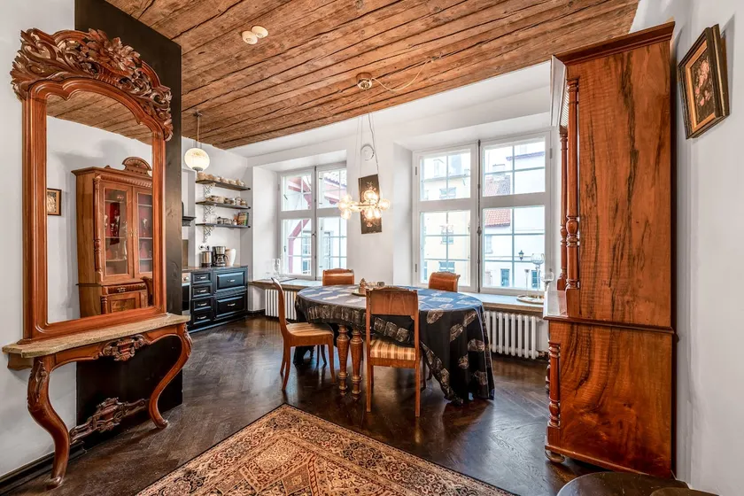 3BR+Sauna+BubbleBath+Balcony+Private Entrance+Yard - Image 1