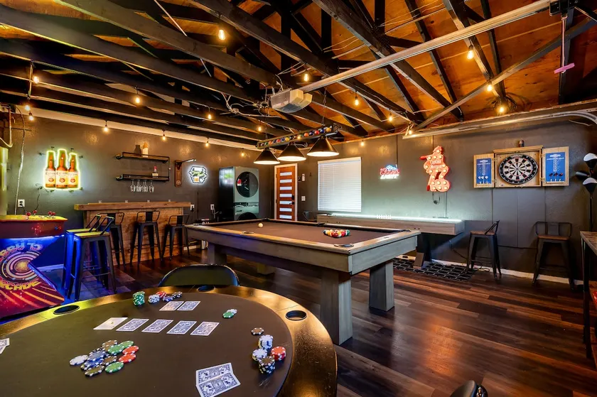 Alpine Oasis: Sauna, Golf, Jacuzzi, GameRoom, A/C! - Image 1
