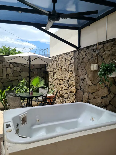 Romantic-Style Suite & Spa - Image 1