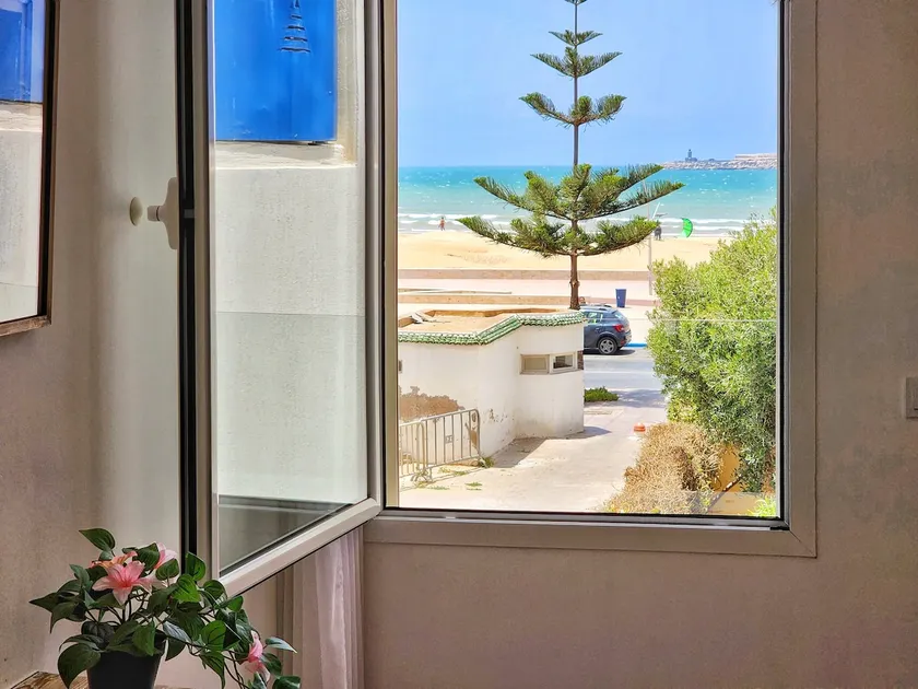 Luxury with sea view, pool, parking & security - Image 1