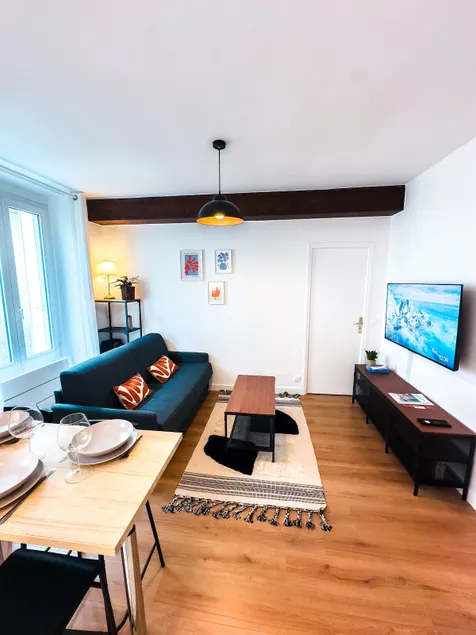 New stylish apartment just steps from the stadium - Image 1