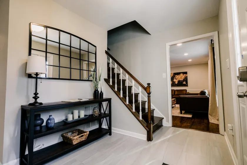 Capital Retreat: Stylish Haven Minutes from D.C. - Image 1