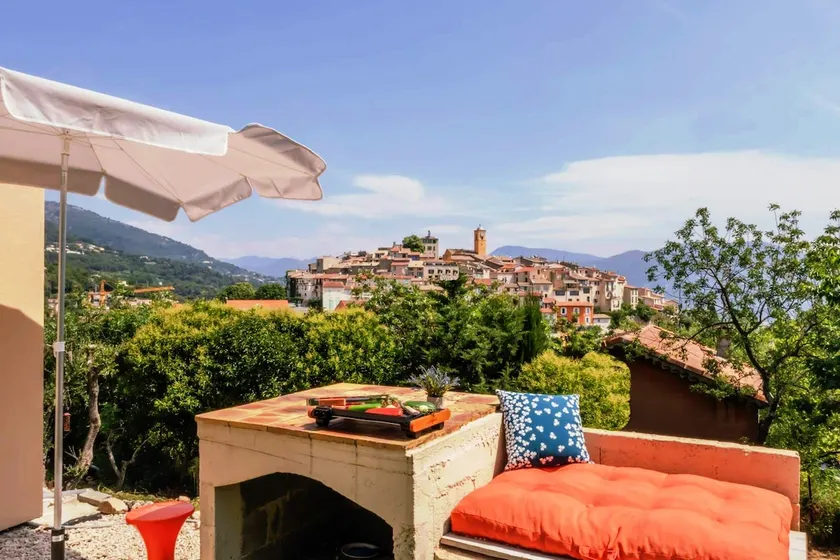 Beautiful View & Garden House – Everything Within Walking Distance - Image 1