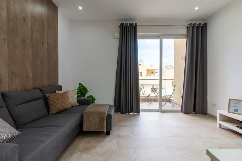 Spacious 1-Bed Apartment | Sandstone 17 - Image 1