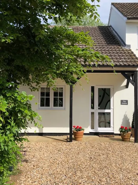 Self-contained luxury annex - Image 1