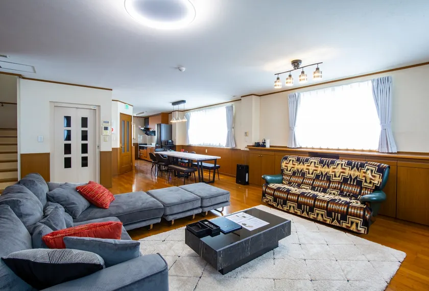 Within walking distance of Aomori station! Max 12 people! Enjoy a luxurious stay in a 3-story, 186 m² house! * Free parking available for up to 4 cars - Image 1