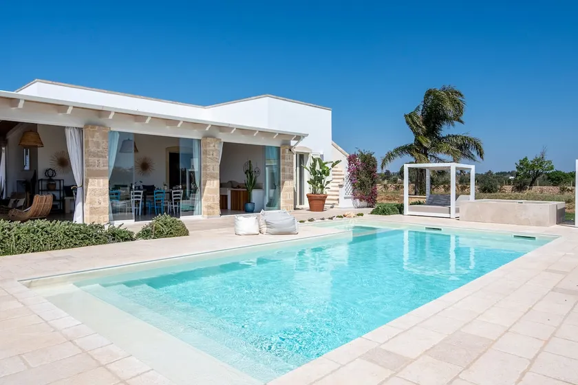 Luxury Apulian Villa, Jacuzzi and Pool - Image 1