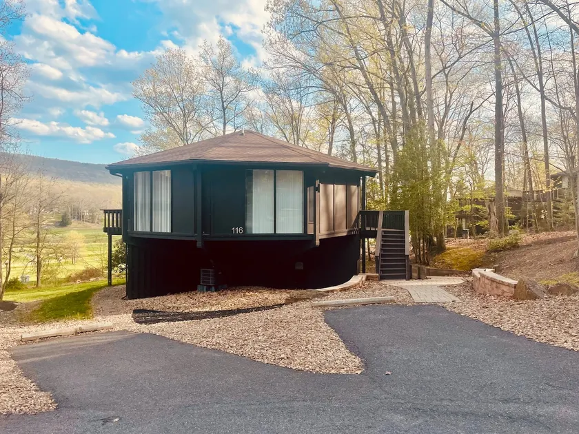 Roundhouse Retreat near Bedford Springs Resort - Image 1