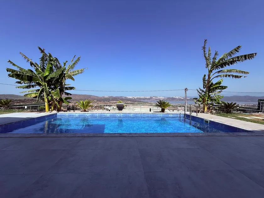 Full detached villa with pool overlooking Lake Meşelik - Image 1