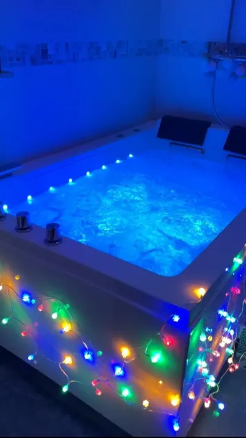 Apartment in Paris with Jacuzzi - Image 1