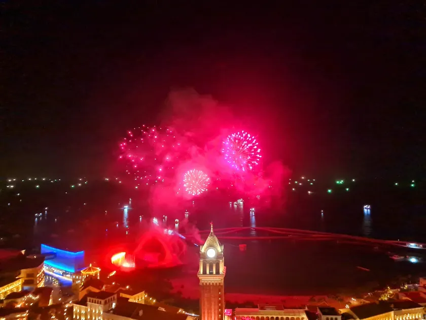 Studio Apartment with Sea View, Fireworks, Proposal - Image 1