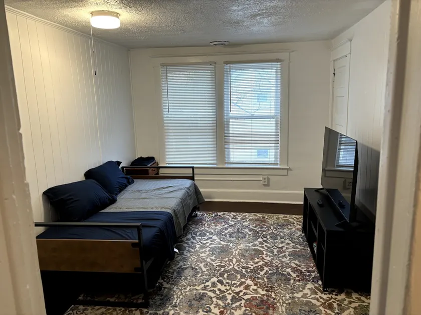 Chestnut Charmer Apt 2 - Image 1