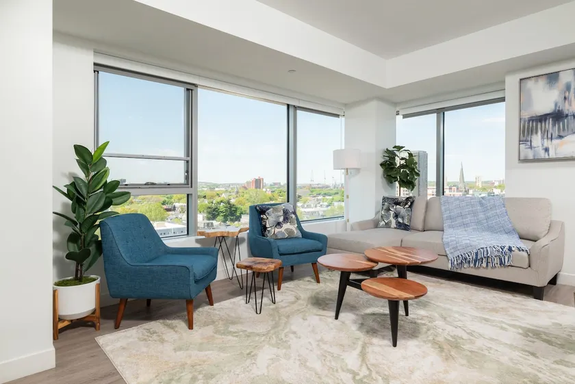 Central Serene Condo King Bed by MIT Harvard GYM - Image 1