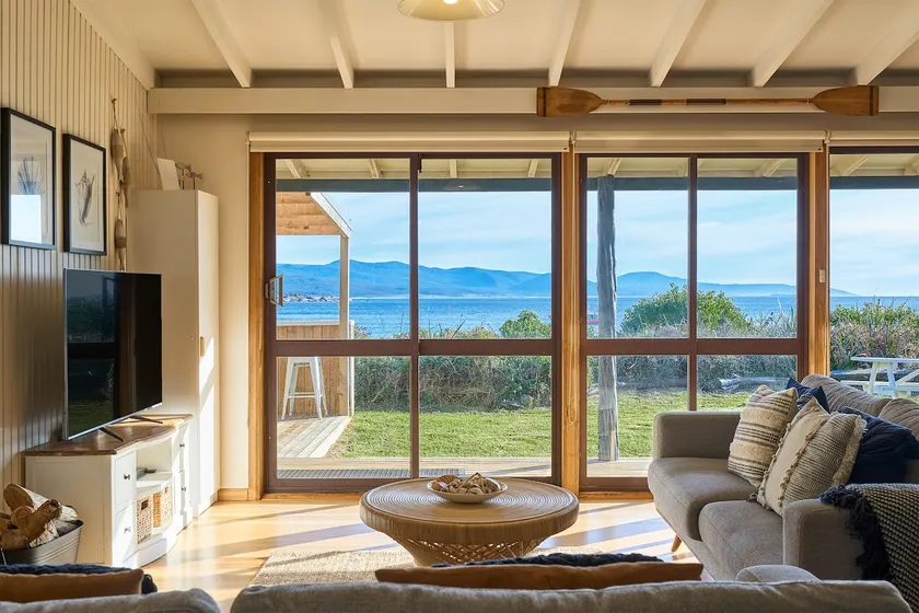 Waubs Beach Cottage Bicheno - Image 1