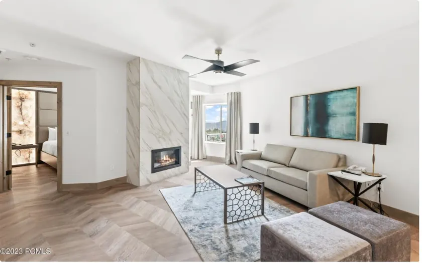 Luxury Suite w/ Mountainview - steps to mountain - Image 1