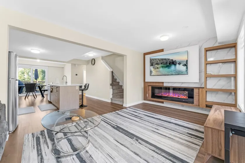 Modern 3Bdrm Townhouse – Perfect Ottawa Getaway! - Image 1