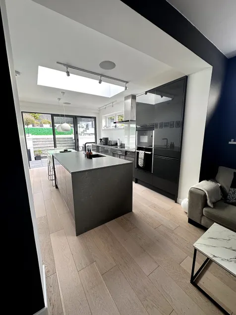 Spacious 5-bedroom Edinburgh bungalow - Image 1