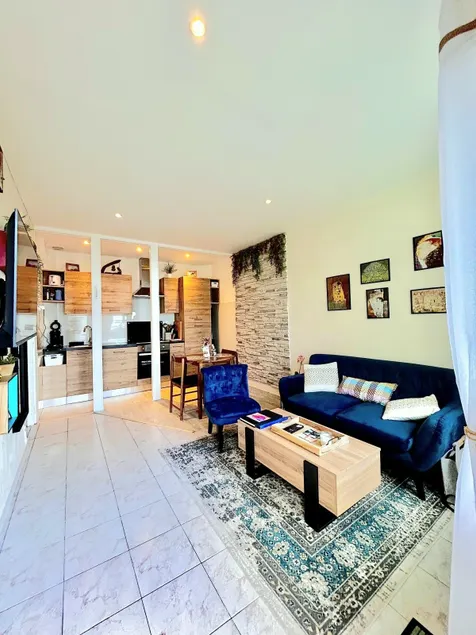 The Art App, Pretty sea view on the ground floor 200 m from the beach - Image 1