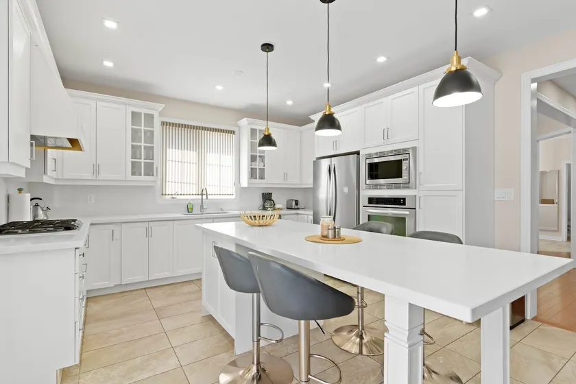 Relaxing 4BR Family Stay | Cozy & Spotless Retreat - Image 1