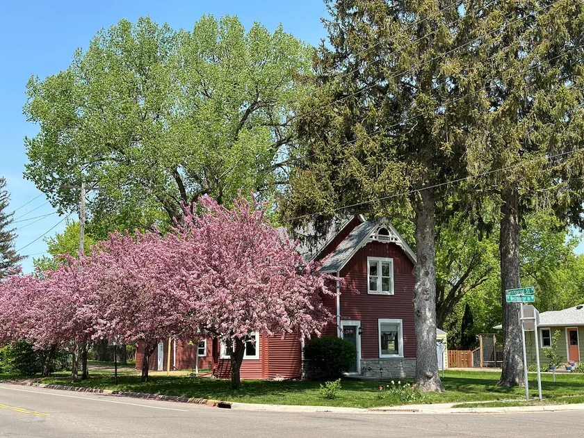 Vintage Retreat - Image 1