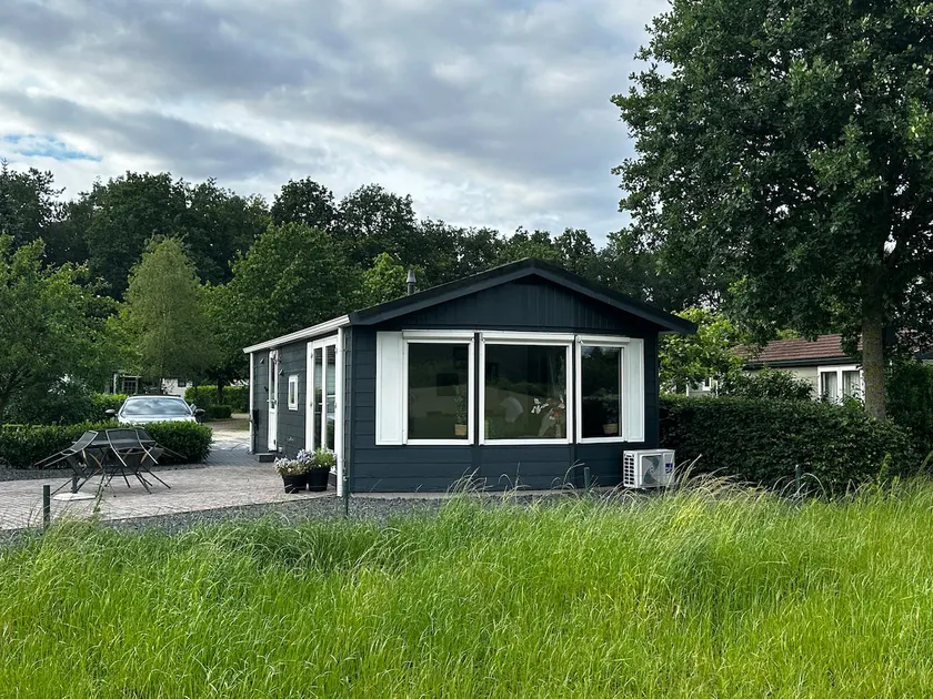 Luxury chalet with unique unobstructed views of Drenthe - Image 1