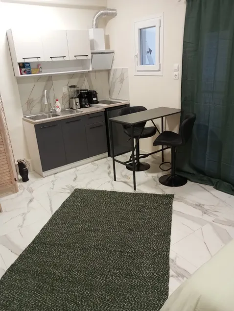 Nikou Nikolaou Apartment - Image 1