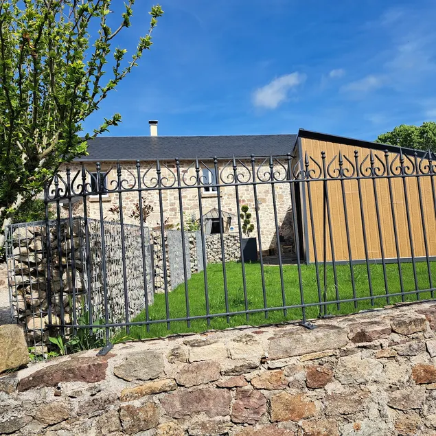 Das 4-Sterne-Cottage Le Crochet de Prvenche liegt in einer ruhigen Landschaft - Image 1