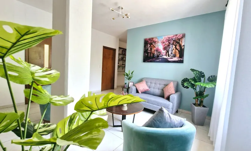 Perfect Location and Big Appartment - Image 1