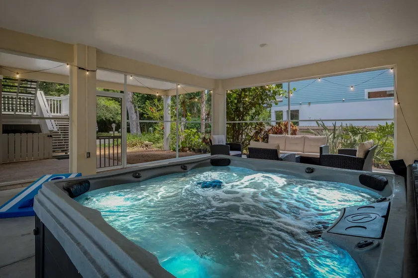 Family Beach Retreat/HotTub/GameRoom/Near Beach - Image 1