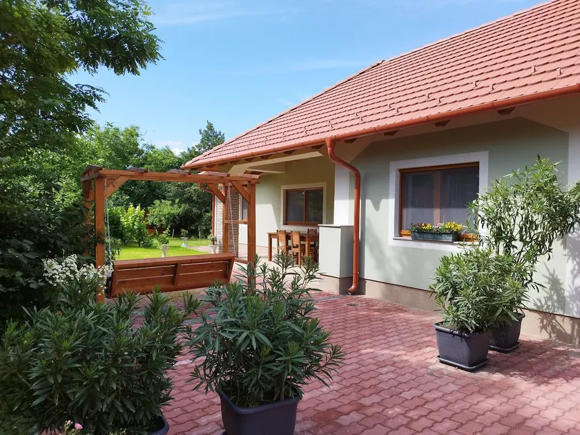 Gönyűi dream nest - Image 1