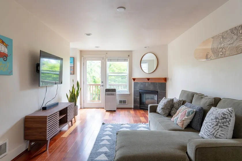 Walkable Ballard Home, Family Friendly! - Image 1